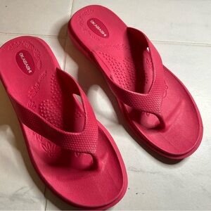 Okabashi Vibrant Pink Sandals flip flops.  Great condition